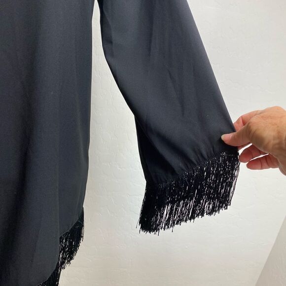 Little black dress S fringe hem and fringe sleeves V shape hem line - Picture 6 of 6